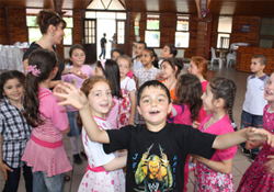 Mehmetçik Okulu'ndan yılsonu şenliği