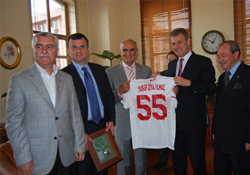 Özgener ricada bulundu