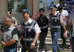 Çay paketinde mermi taşıdılar