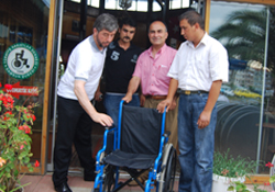 Engelliler adına çabası devam ediyor