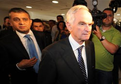Sen misin Baykal'ı karşılamaya giden!