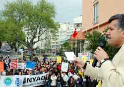 Nükleer'e karşı tek yumruk