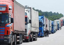 Gürbulak'ta TIR kuyruğu 15 kilometre