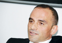 Yine Öztürk'ün kapısını çaldılar