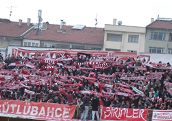 TARAFTARIN SABRI TAŞIYOR