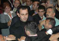 CHP'de gergin kurultay