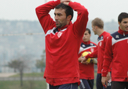 Turgay yarın geliyor