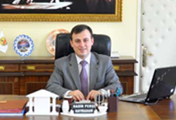 Kaymakamın çocuklarını uyarınca parasını alamadı