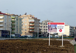 16 kmlik raylıya 5 üst geçit