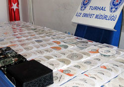 Korsan CD operasyonu