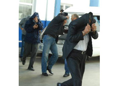 Uyuşturucu tacirleri adliyede