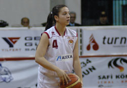 Cansu Aslan form tutuyor