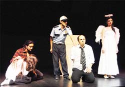 Canik'te engellilerden tiyatro gösterisi