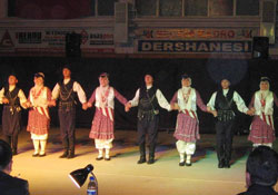 İşitmeden oynadılar