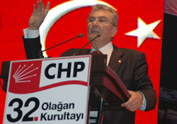 Baykal, Koç ve grubunu tasfiye etti