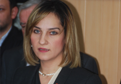 Türkiye'yi hak ettiği yere getireceğiz