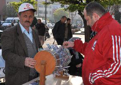 Seyyar biletçinin hırsız korkusu