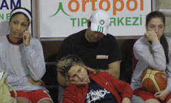 Ağızlarını bıçak açmıyor