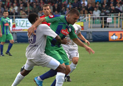 Karşıyaka engeli geçilmeli