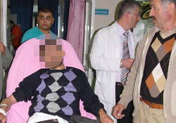 Koyuna çarpmadı, minibüsü yuvarladı