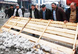 Kar temizlemede ilginç yöntem