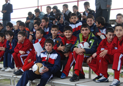 MİNİKLER NEFES KESİYOR