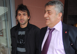 Yönetimden haber bekliyor