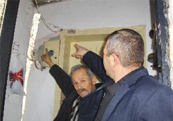 Çatlak evde yaşam mücadelesi