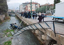 Bu otomobilden sağ kurtuldu