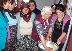 Kadın çiftçilere ekonomi dersi