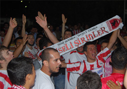 Şirinler, Rize'ye çıkarma yapacak