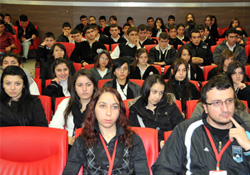 Lojistikte eğitmeye devam