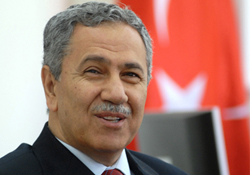 Arınç'tan gençlere eleştiri