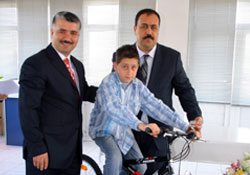 Fişleri aldılar hediyeleri kaptılar