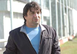 İstanbul'da oyuncu izliyor