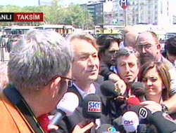 Taksim'e çıkan tek kişi!