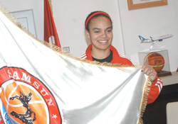 KRİSTİ TOLİVER İMZALADI