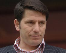 Göksal: Yalnız bırakıldık