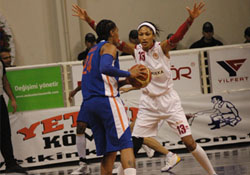 SBK GALİBİYET PEŞİNDE