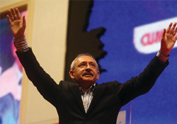 Başbakan'ı acizlikle suçladı