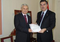 PMYO Müdürü ödüllendirildi