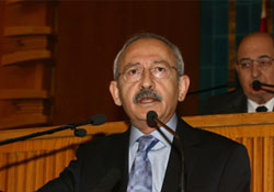 Nasıl namaz kılıyor?