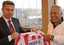 Öztürk destek için Antalya'ya gidiyor