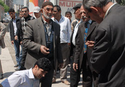 Yaşlı adama kamyonet çarptı