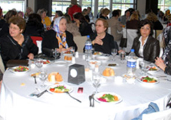 Yurt yararına yemek