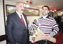 "Simitçinin tokadı ağır olur"