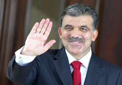 Gül ilk dindar cumhurbaşkanı