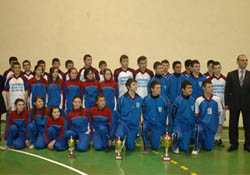 ŞAMPİYONLAR KUPALARINI ALDI