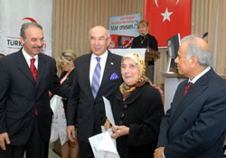 Bizim dev dünyayla yarışıyor