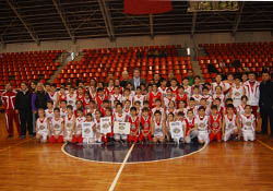 DEV ADAMLAR BÜYÜLEDİ